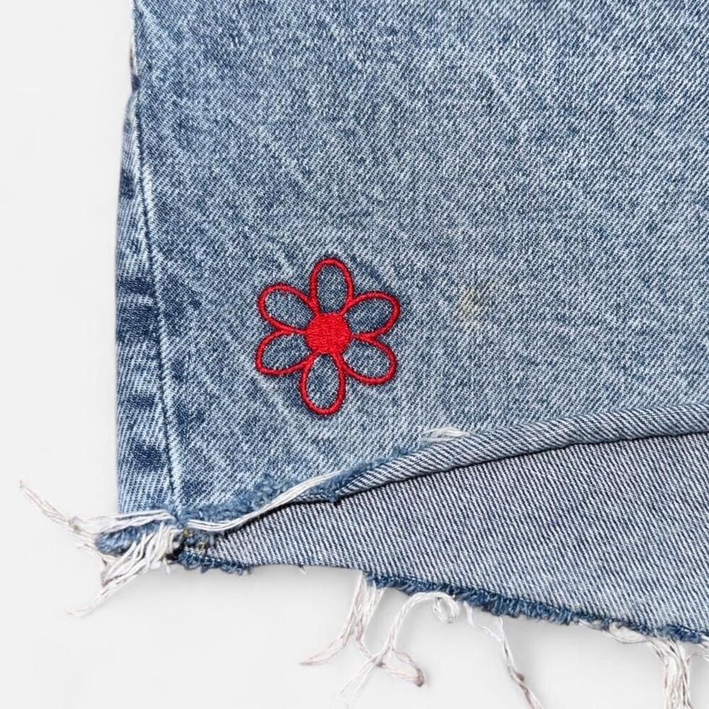Disney Minnie Mouse Denim Mini Shorts WOMEN'S SIZE 22 - Picture 3 of 8